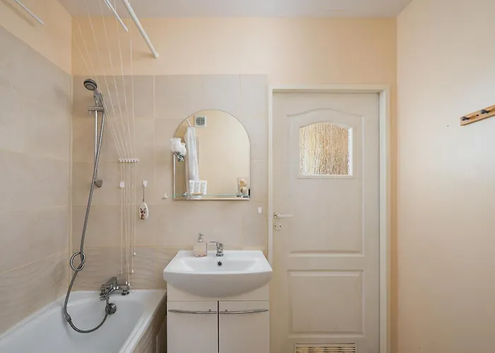 Maszewska Comfy By Bookinghost