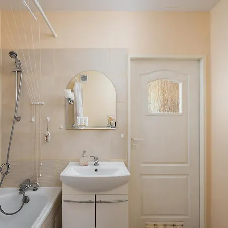 Maszewska Comfy By Bookinghost